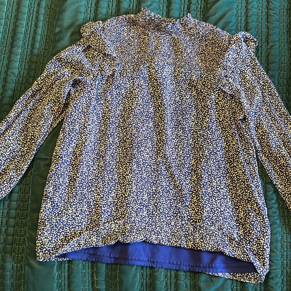 Banana Republic Blouse - Picture 2 of 3